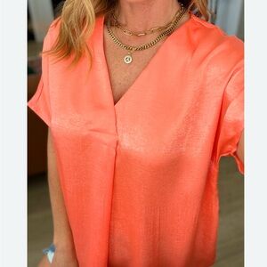 ANDREE BY UNIT Pleat Front V-Neck Top in Persimmon Size M NWT!